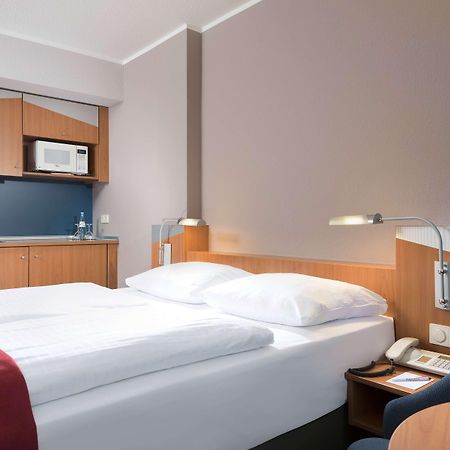 Ramada By Wyndham Hannover Messe لاتزن المظهر الخارجي الصورة