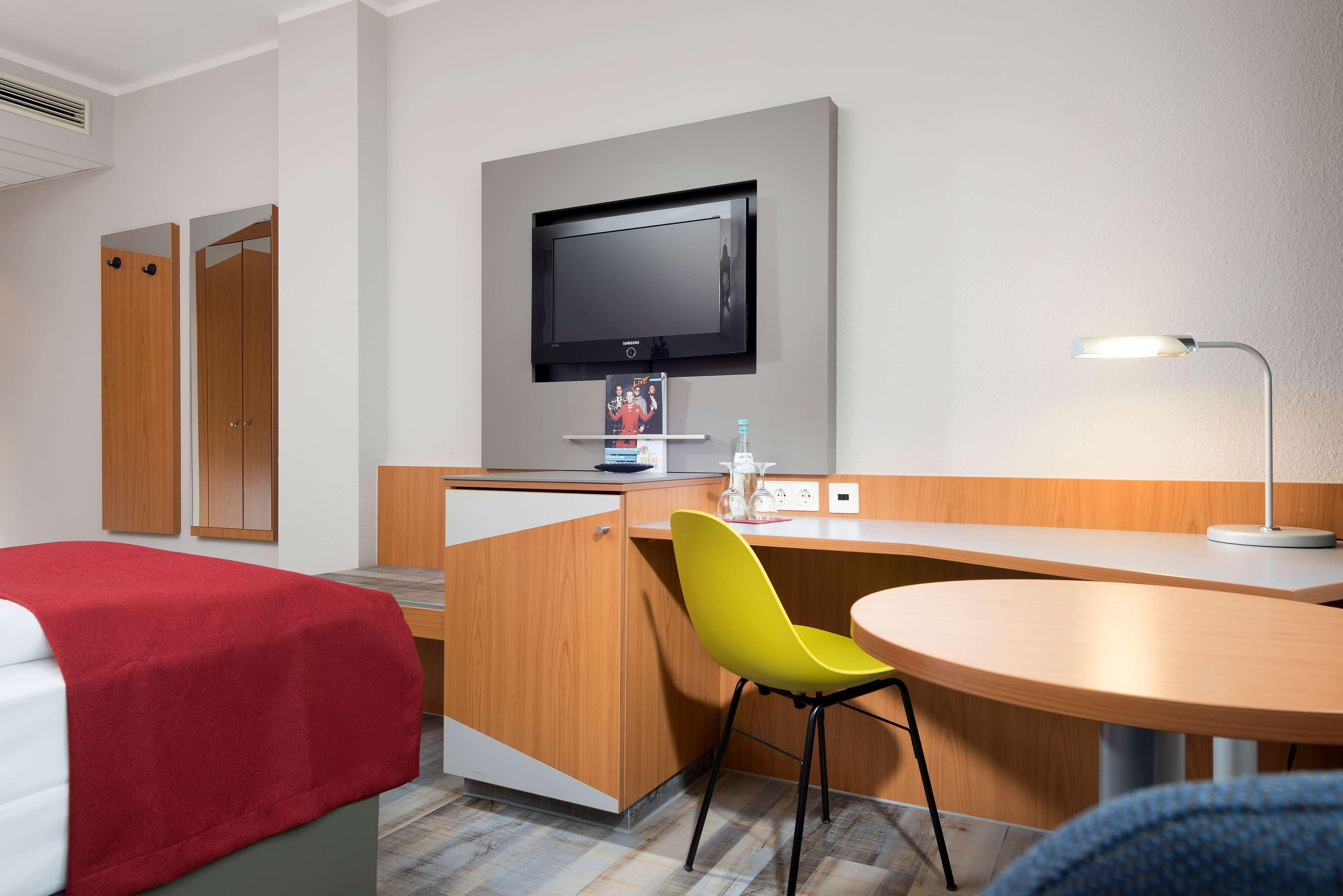 Ramada By Wyndham Hannover Messe لاتزن المظهر الخارجي الصورة