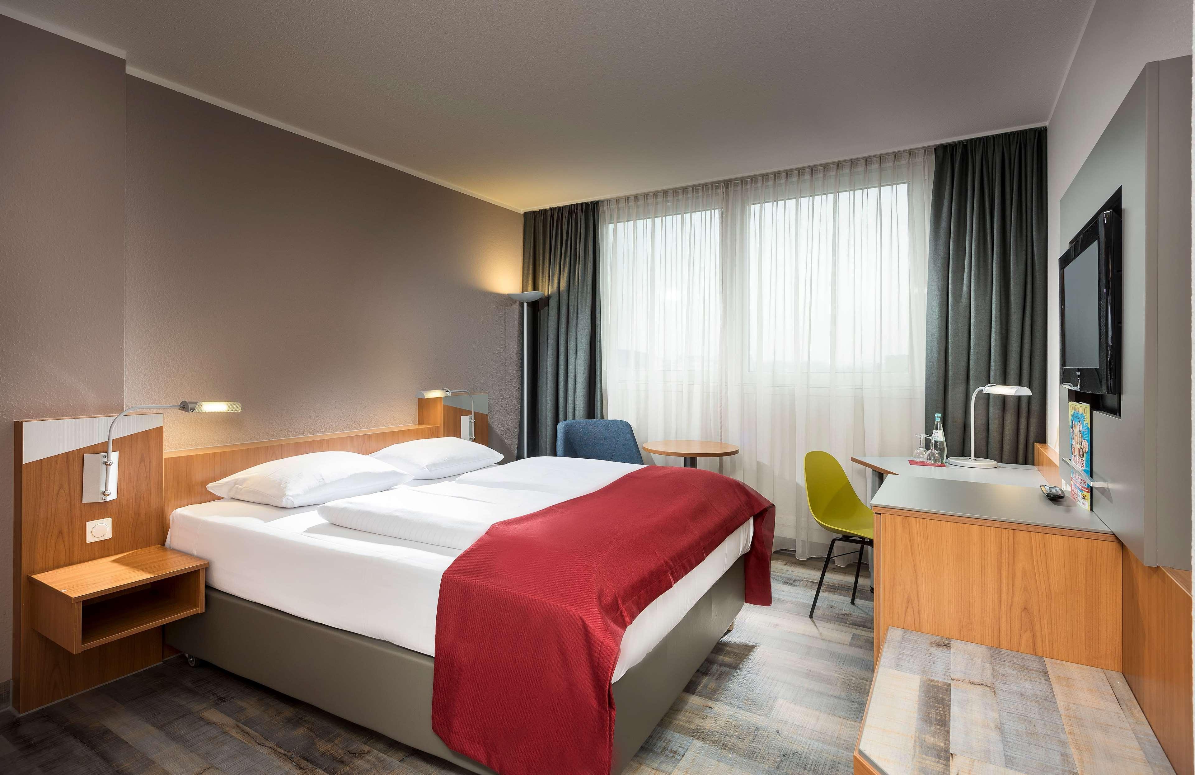 Ramada By Wyndham Hannover Messe لاتزن المظهر الخارجي الصورة