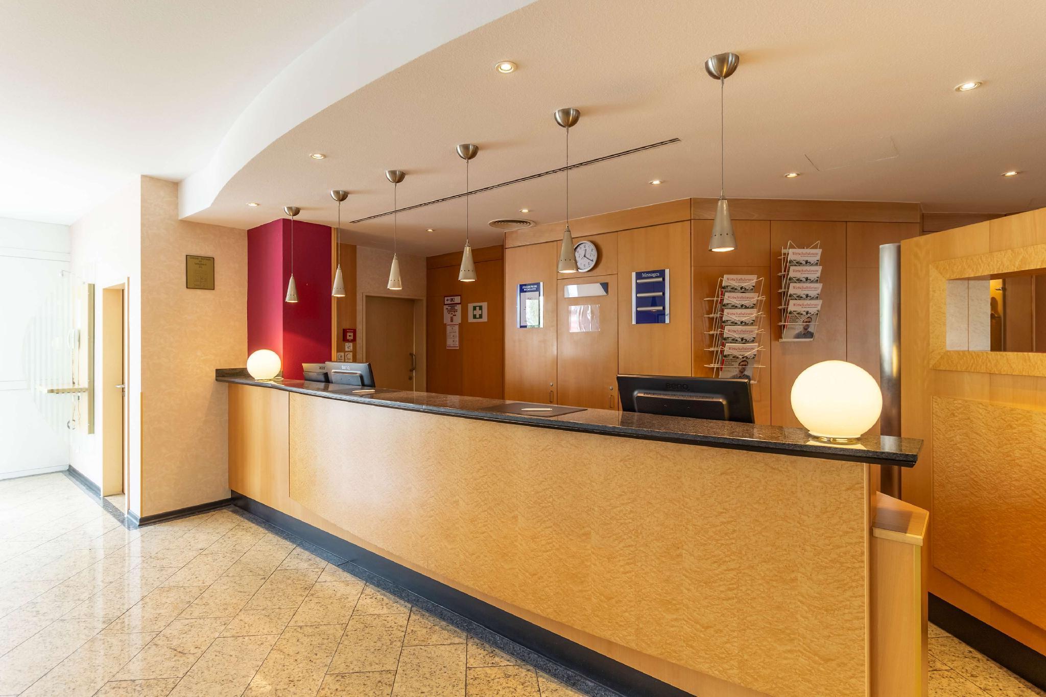 Ramada By Wyndham Hannover Messe لاتزن المظهر الخارجي الصورة