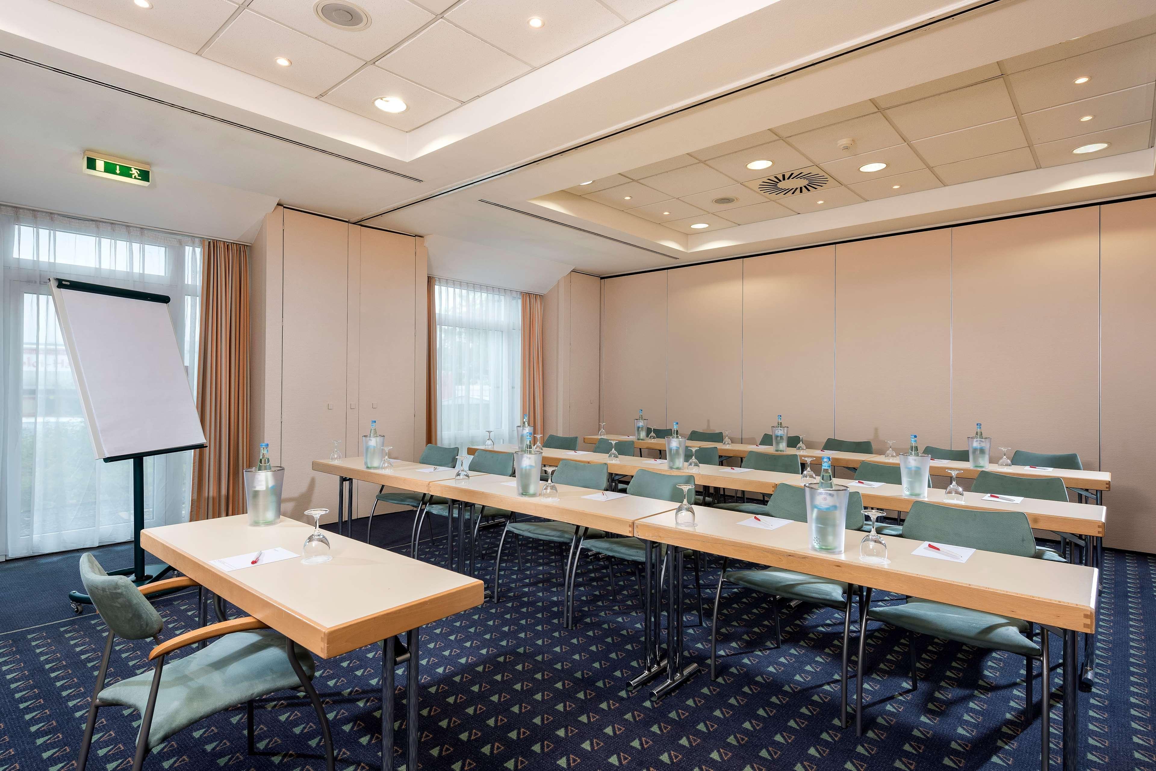 Ramada By Wyndham Hannover Messe لاتزن المظهر الخارجي الصورة
