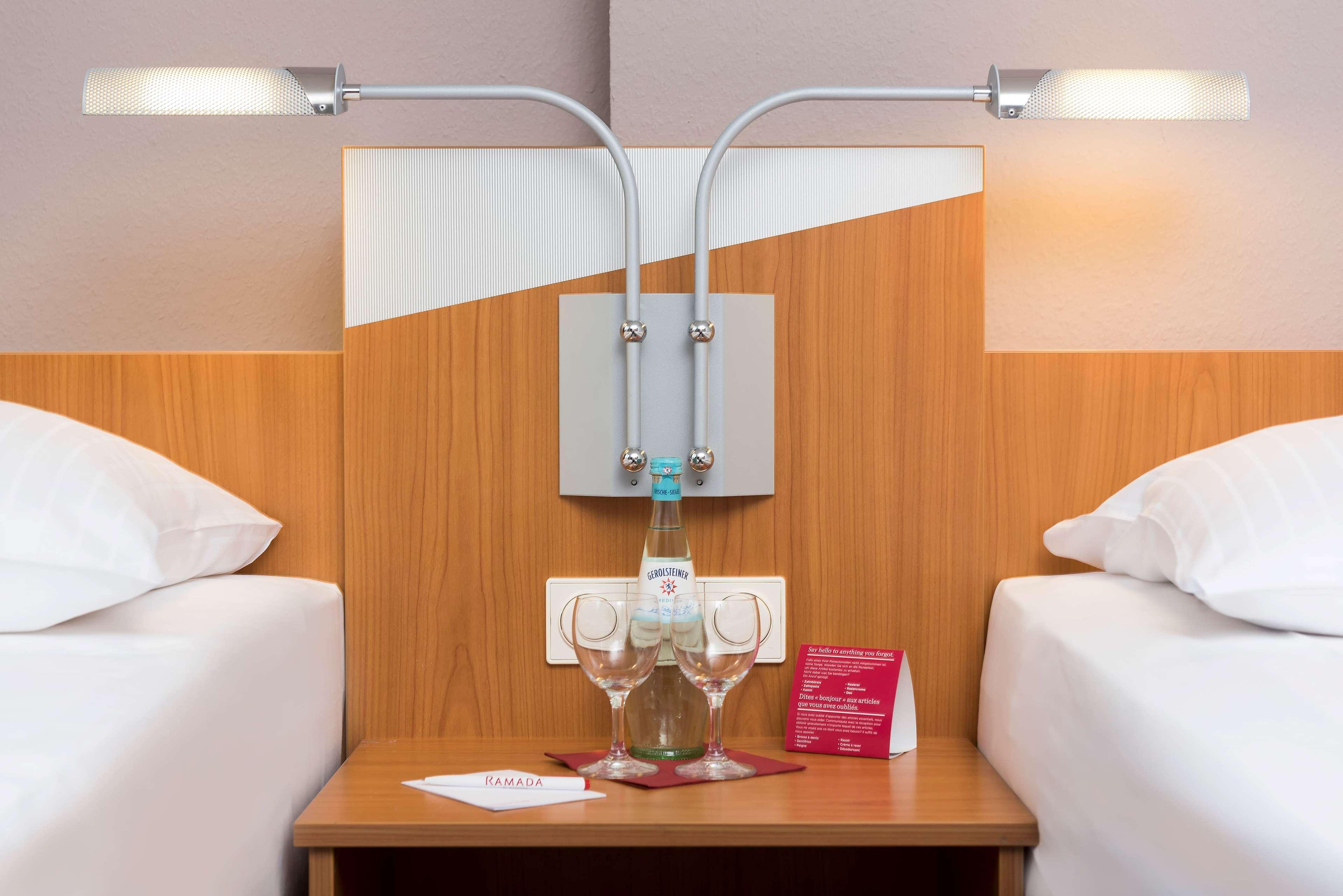 Ramada By Wyndham Hannover Messe لاتزن المظهر الخارجي الصورة
