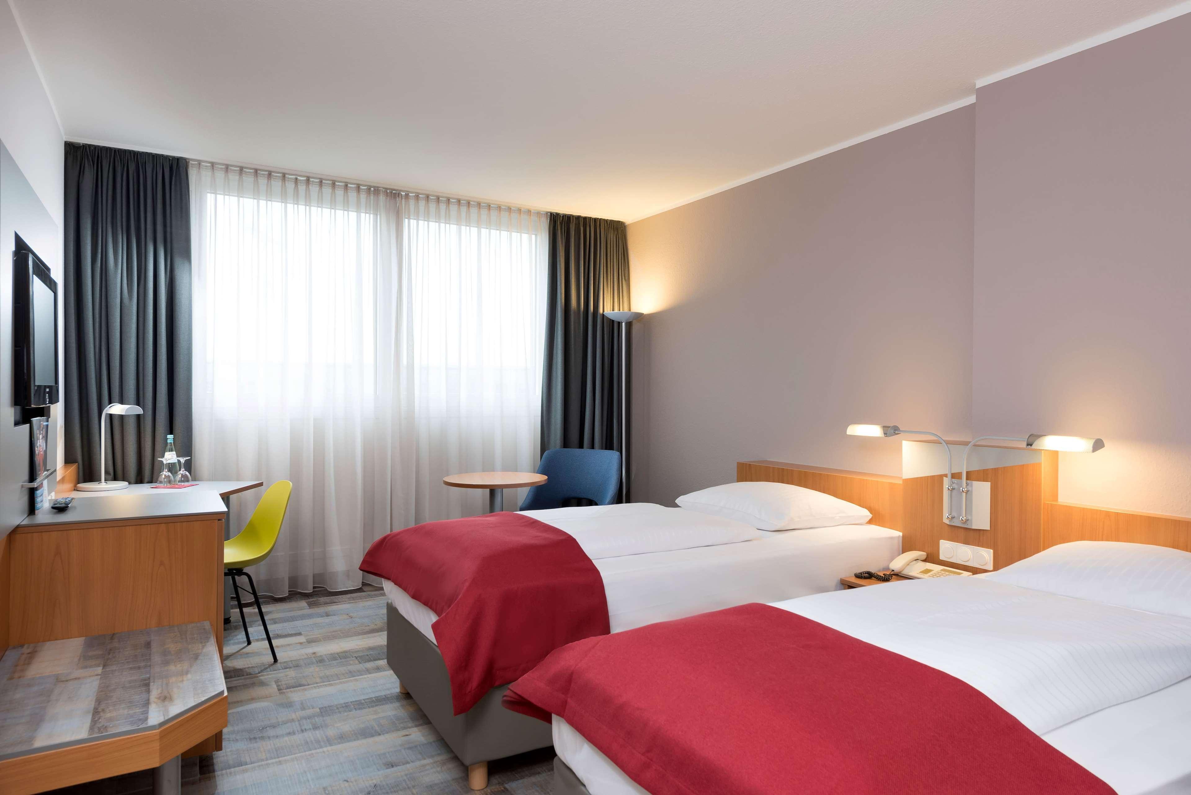 Ramada By Wyndham Hannover Messe لاتزن المظهر الخارجي الصورة