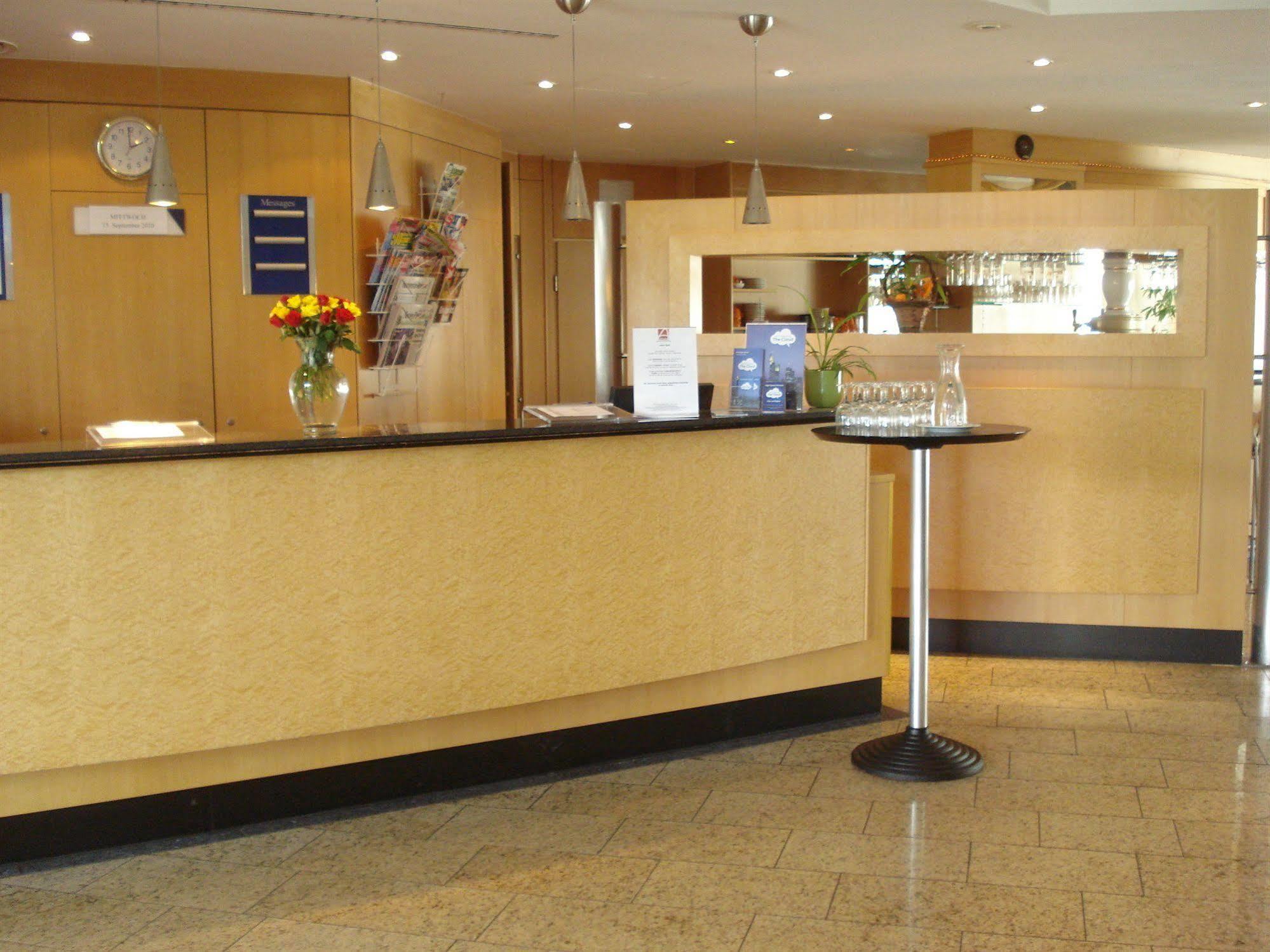 Ramada By Wyndham Hannover Messe لاتزن المظهر الخارجي الصورة