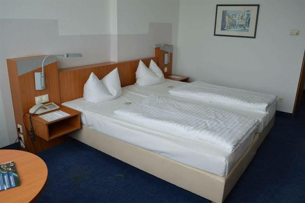 Ramada By Wyndham Hannover Messe لاتزن المظهر الخارجي الصورة