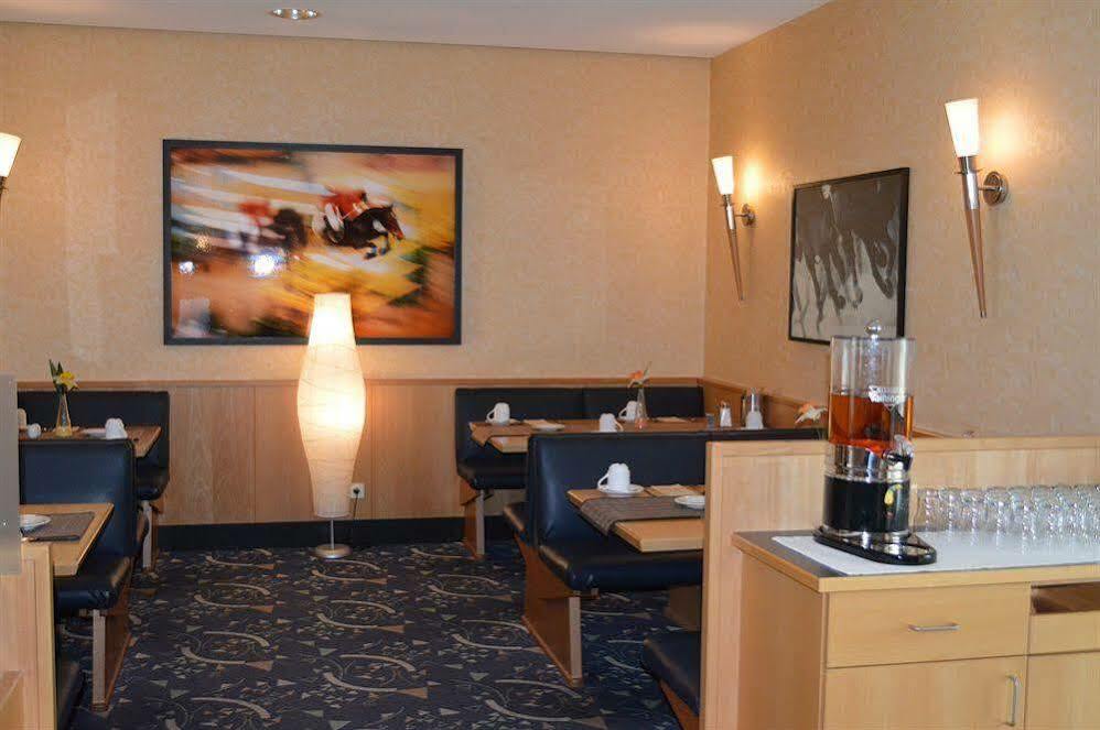 Ramada By Wyndham Hannover Messe لاتزن المظهر الخارجي الصورة